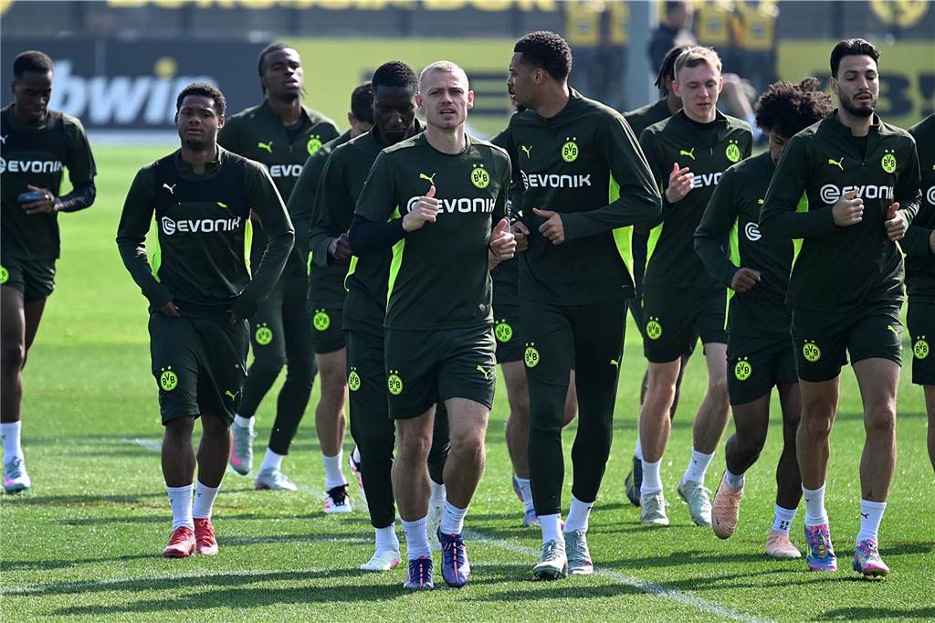 BVB-Training vor Barcelona-Rückspiel: Überraschender Motivationsbesuch – Stammspieler fehlt