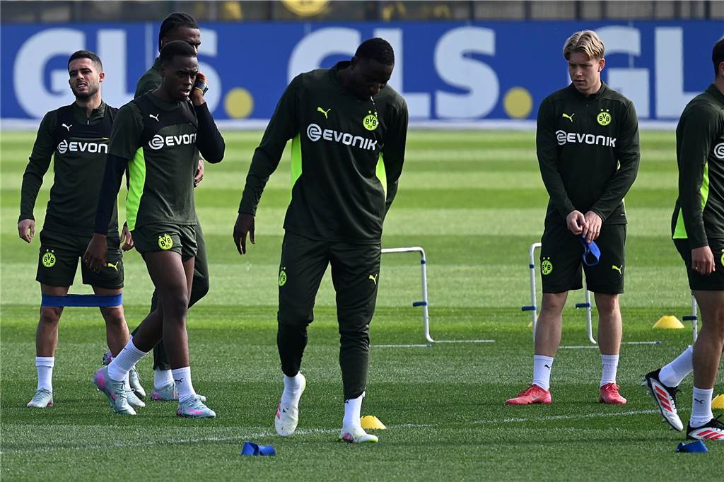 BVB-Training vor Barcelona-Rückspiel: Überraschender Motivationsbesuch – Stammspieler fehlt