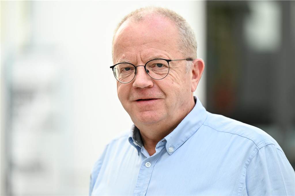 Warn-Wahnsinn treibt uns zum Scheißegal-Modus: Socken auf der Straße und die ewige Apokalypse Ulrich Breulmann