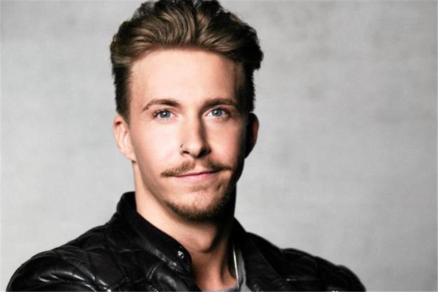 Eskimo-Callboy-Schlagzeuger bekommt weitere Rose Eskimo-Callboy-Schlagzeuger bekommt weitere Rose
