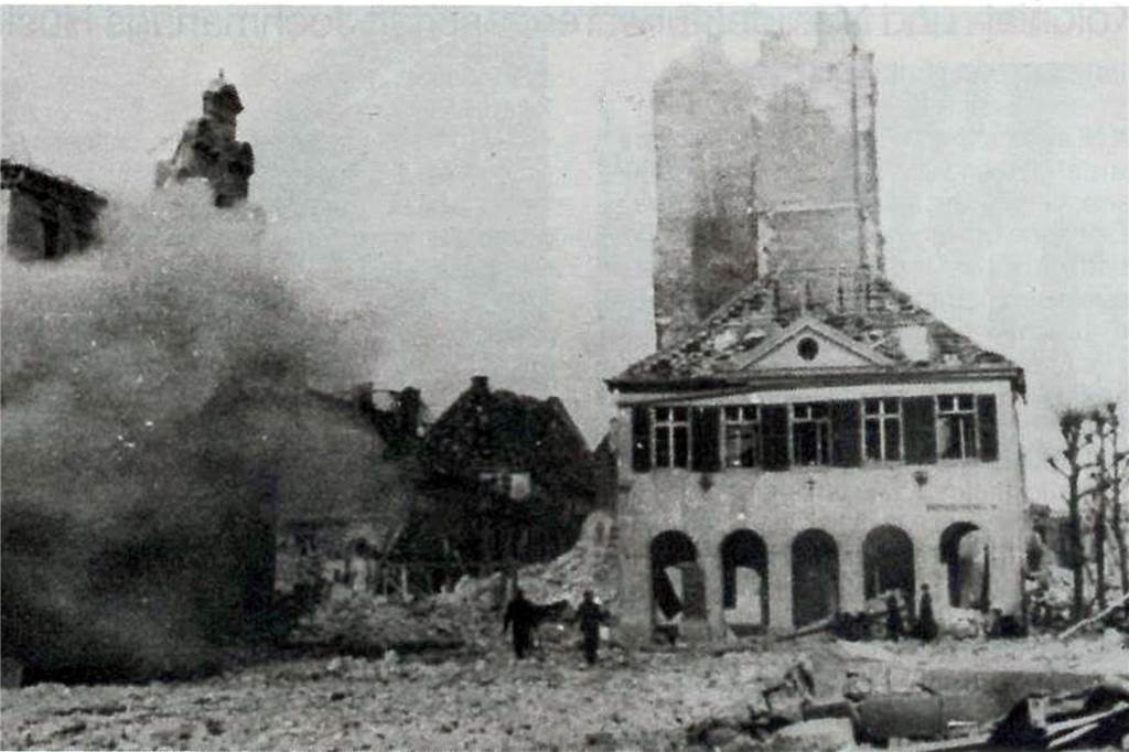 Bild nach der Bombardierung des Marktplatzes am 22. März 1945.