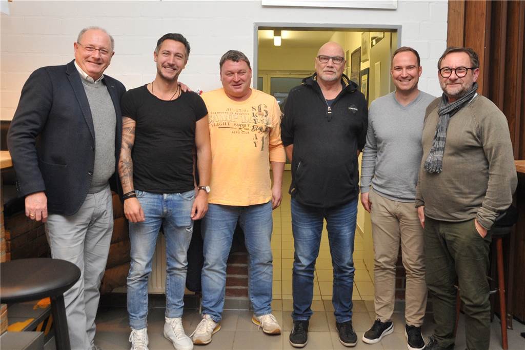 SV Wacker Obercastrop möchte sechsstellige Summe für seine Fußballer investieren Bilden den Wacker-Wirstchaftsrat: (v.l.) Franko Wilken, Christian Rachner, der neue Rats-Vorsitzende Elmar Bök, Dietmar Dargel, Lars Otto und Andreas Janicki. Auf dem Foto fehlt Almir Ahmetovic.