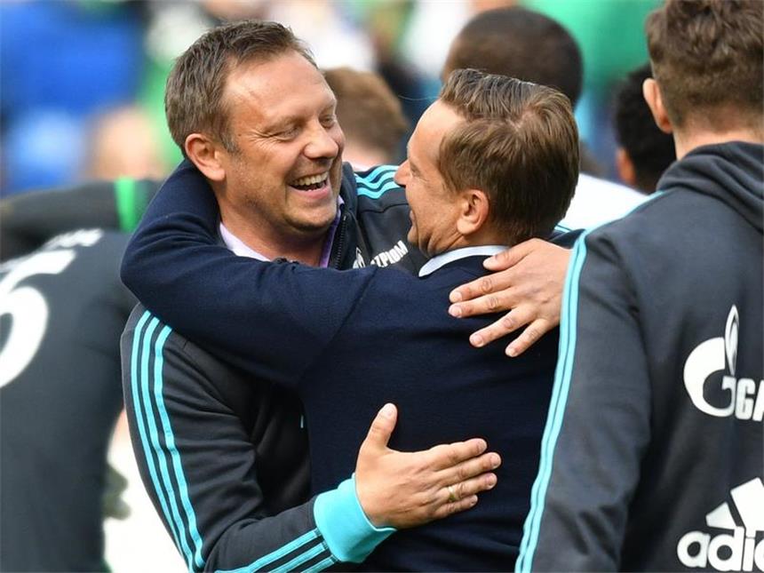 Emotionaler Abschied von Heldt und Breitenreiter Bilder der Bundesliga-Partie Schalke gegen 1899 Hoffenheim.
