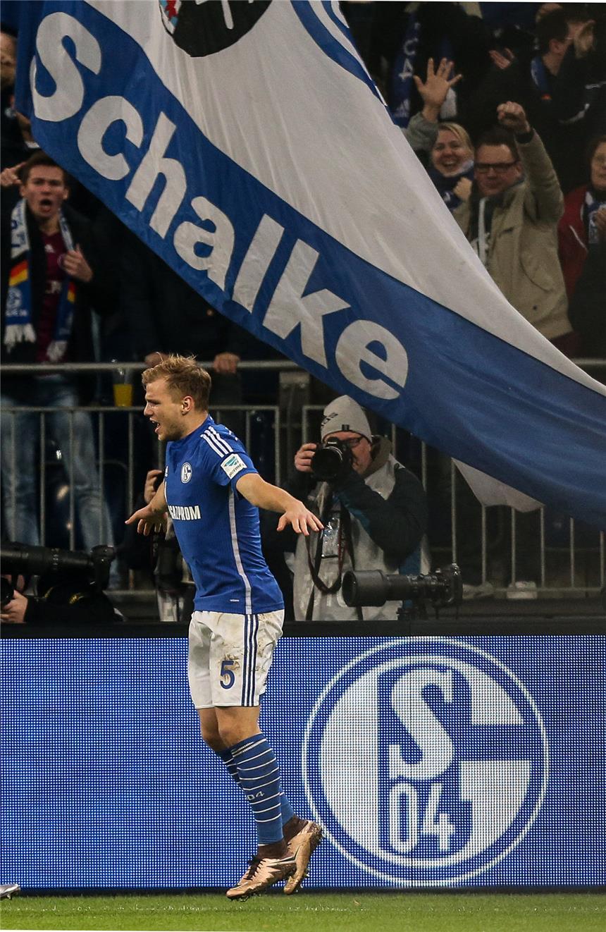 Johannes Geis will offensiver spielen Bilder der Bundesliga-Partie zwischen dem FC Schalke 04 und Hannover 96.