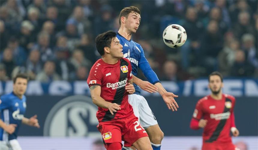 Blick auf Europa: Goretzka gibt sich kämpferisch Bilder der Bundesliga-Partie zwischen dem FC Schalke 04 und Bayer 04 Leverkusen.