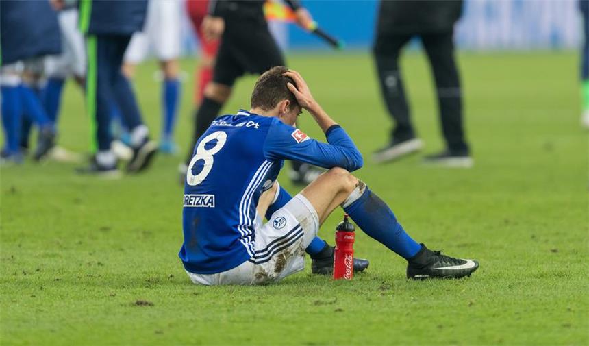 Was eine Saison im Mittelmaß für Schalke bedeutet Bilder der Bundesliga-Partie zwischen dem FC Schalke 04 und Bayer 04 Leverkusen.