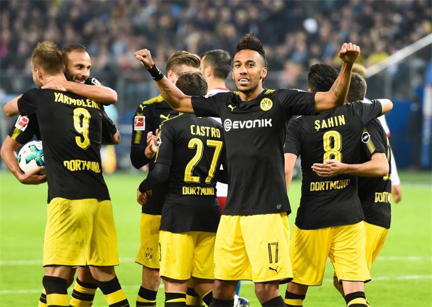 BVB-Sieg beflügelt Titel-Phantasien der Fans Bilder der Bundesliga-Partie zwischen dem Hamburger SV und Borussia Dortmund.