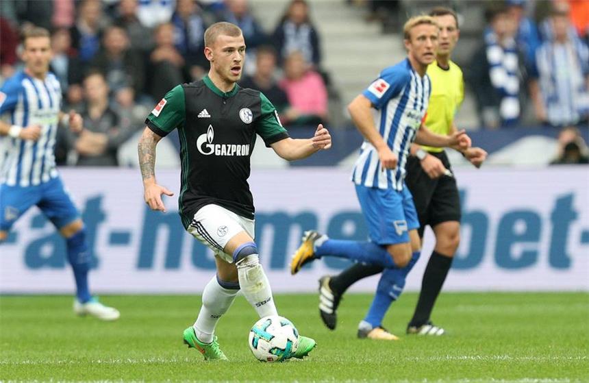 Max Meyer fühlt sich in seiner neuen Rolle wohl Bilder der Bundesliga-Partie zwischen Hertha BSC und dem FC Schalke 04.
