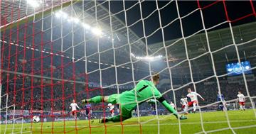 Bilder der Bundesliga-Partie zwischen RB Leipzig und dem FC Schalke 04.