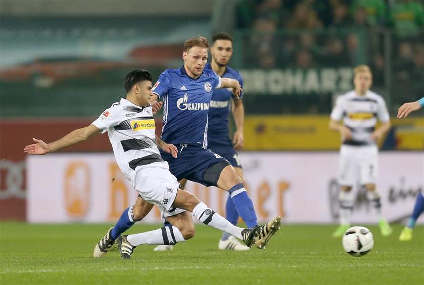 Höwedes will von Europa-Quali nichts wissen Bilder der Bundesligapartie zwischen Borussia Mönchengladbach und dem FC Schalke 04.