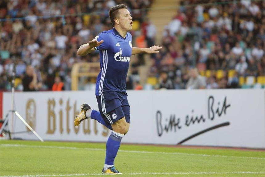 Konoplyanka schießt Schalke in zweite Pokalrunde Bilder der Erstrunden-Partie im DFB-Pokal zwischen dem FC Schalke 04 und BFC Dynamo.
