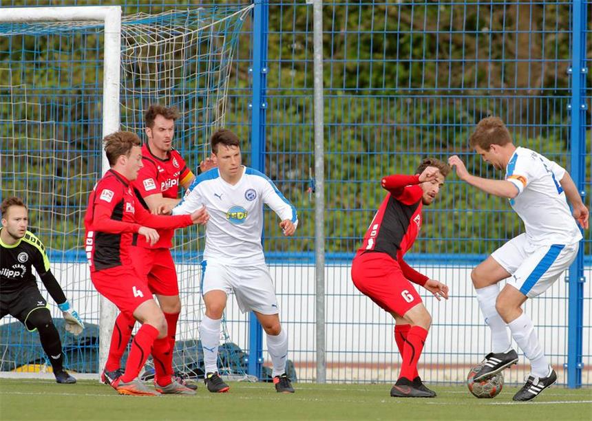 FCB feiert "dreckigen" Sieg - ASC holt nur Remis Bilder der Oberliga-Partie zwischen dem FC Brünninghausen und der Spvgg. Erkenschwick.