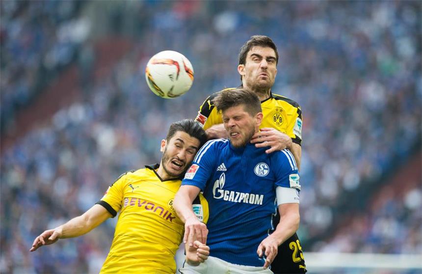 2:2 - Schalke zeigt gegen den BVB Moral Bilder der Partie Schalke gegen Dortmund.