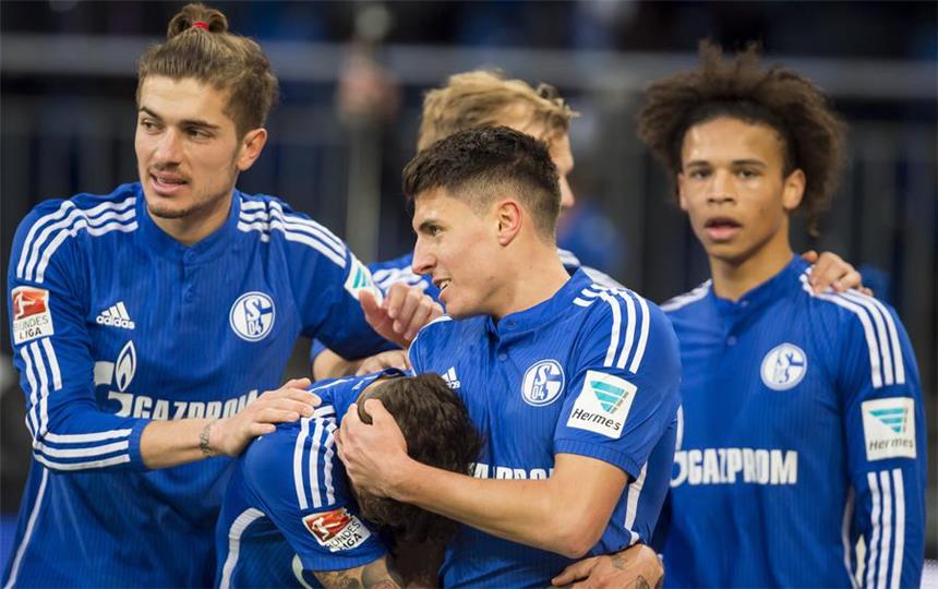 Schalkes System macht sich bezahlt Bilder der Partie Schalke gegen Wolfsburg.