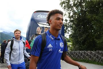 Bilder der Schalker Ankunft in Mittersill.