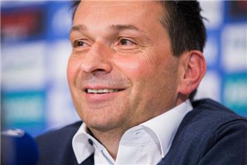 Bilder der Vorstellung des neuen Schalke-Managers Christian Heidel.