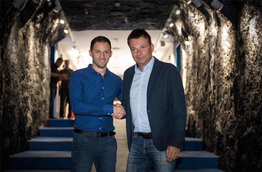 Tedesco verdient eine faire Chance auf Schalke Bilder der Vorstellung von Domenico Tedesco als neuer Trainer des FC Schalke 04.