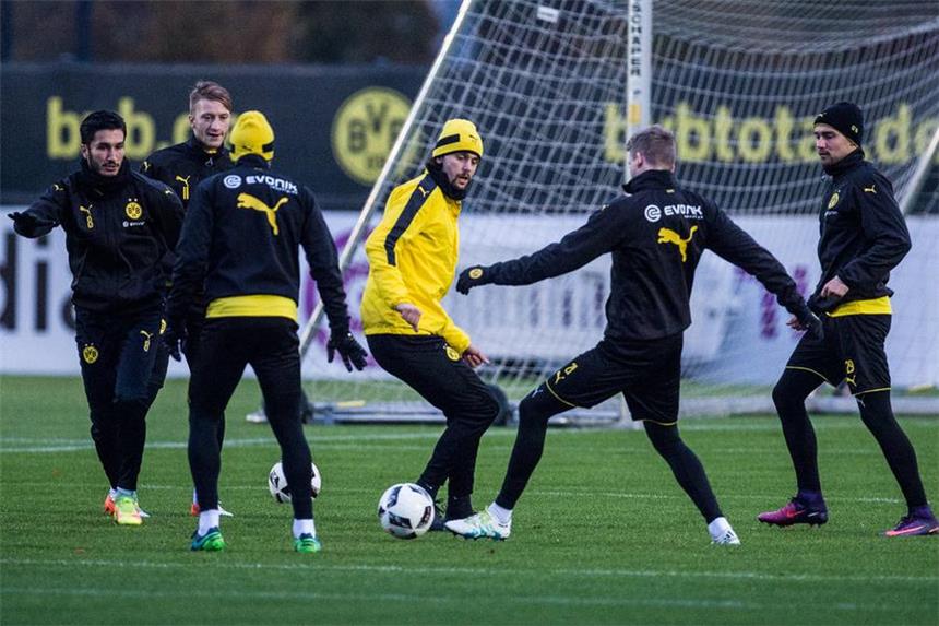 Neven Subotic zurück im Teamtraining Bilder des BVB-Trainings am 9. November.