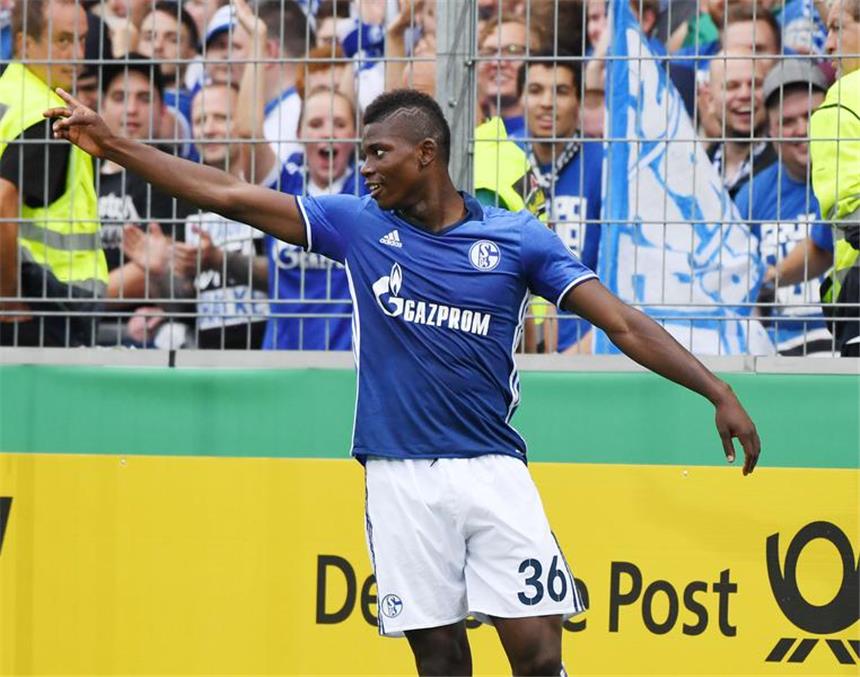 So verlief der Pflichtspielauftakt der Neuzugänge Bilder des Pokalspiels zwischen dem FC 08 Villingen und dem FC Schalke 04.