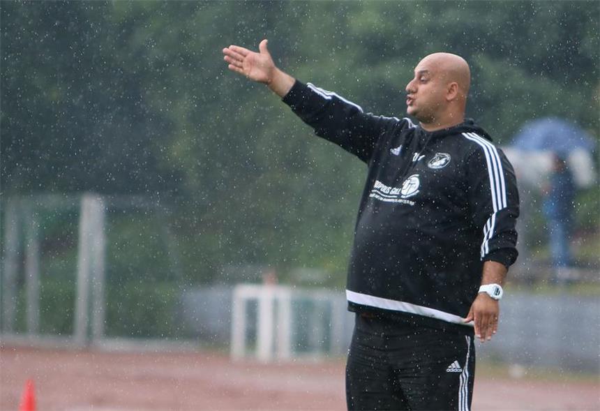 Bilder des Relegationsspiels zwischen dem SV RW Deuten und dem TuS Eichlinghofen.