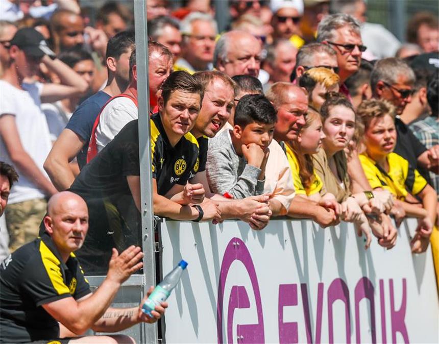 Bilder des Rückspiels im U17-Halbfinale zwischen dem BVB und Werder Bremen.
