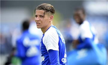 Bilder des Schalke-Trainings am 11. Juli, bei dem auch Neuzugang Amine Harit zum ersten Mal mitmischte.