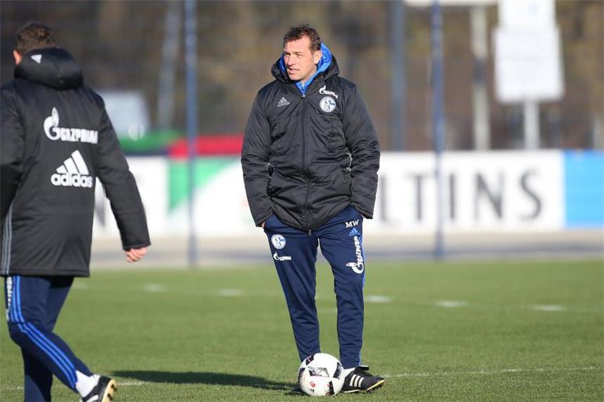 S04 startet am 3. Januar in die Wintervorbereitung Bilder des Schalke-Trainings am 25. November.