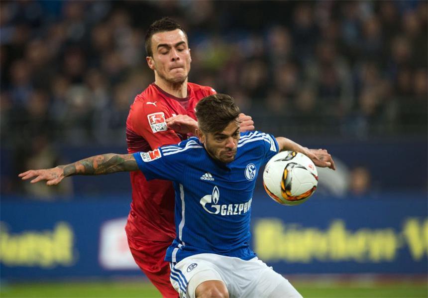 1:1 - Schalke verpasst Königsklassen-Platz Bilder des Spiels FC Schalke 04 gegen VfB Stuttgart.