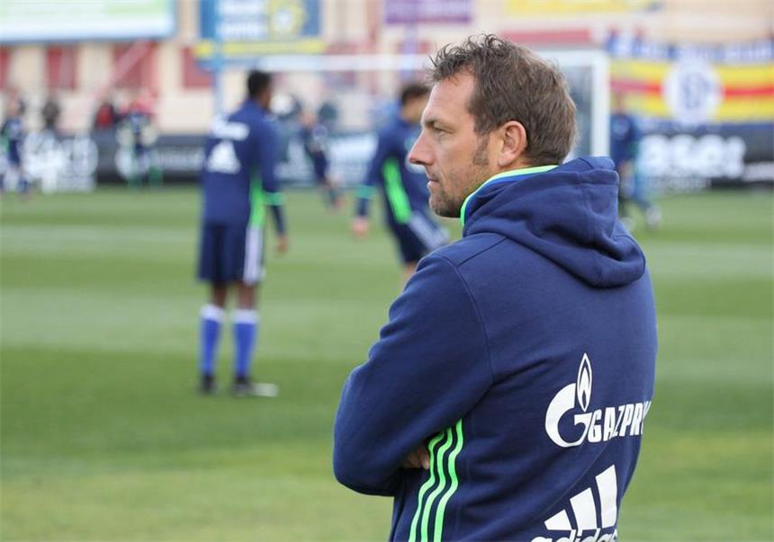 Schalke hat Probleme in allen Mannschaftsteilen Bilder des Testspiels zwischen dem FC Schalke 04 und KV Oostende.