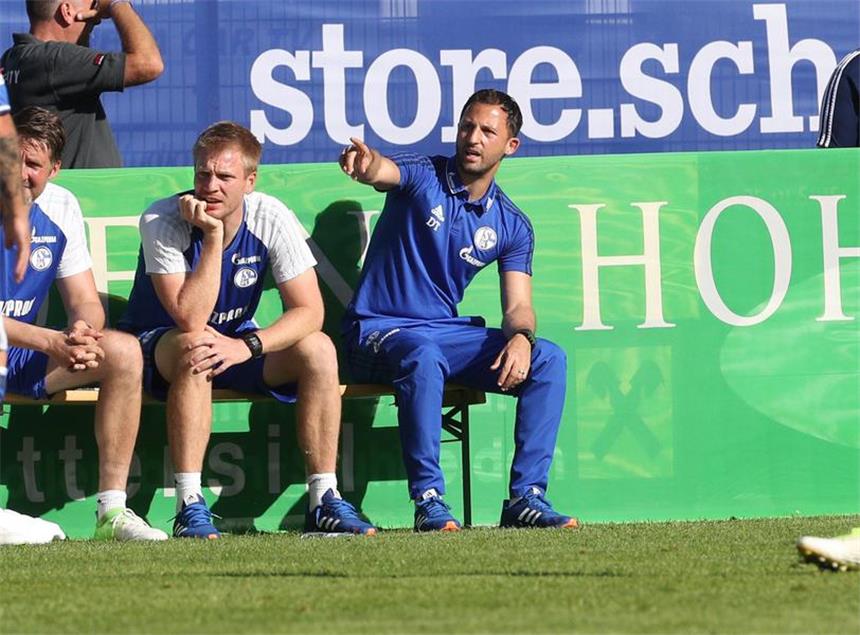 Diese fünf Spieler stehen auf der Streichliste Bilder des Testspiels zwischen dem FC Schalke 04 und SD Eibar.