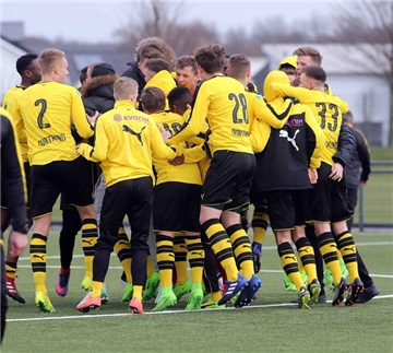 Bilder des U19-Derbys zwischen Borussia Dortmund und dem FC Schalke 04.