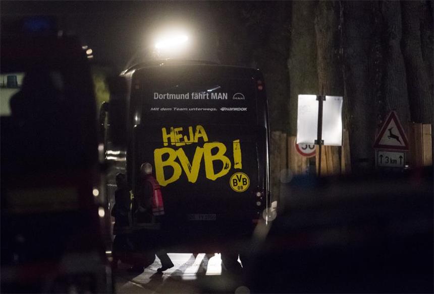 Täter soll Beweismittel im Wald verbrannt haben Bilder zu den Explosionen am BVB-Bus in Dortmund-Höchsten sowie aus dem Signal Iduna Park.