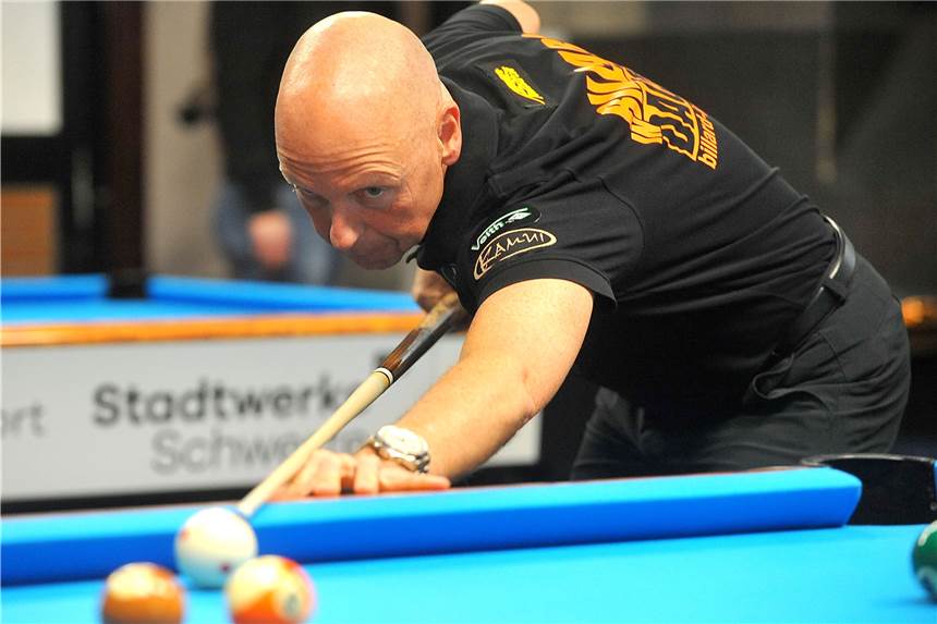 Zum Saisonstart erwartet der PBC Schwerte eine Billard-Legende Billard-Legende Ralf Souquet wird mit seinem Verein BSV Dachau zum Bundesliga-Saisonstart des PBC Schwerte am 10. Oktober im Vereinsheim an der Eintrachtstraße erwartet – wie auch schon in den Vorjahren.