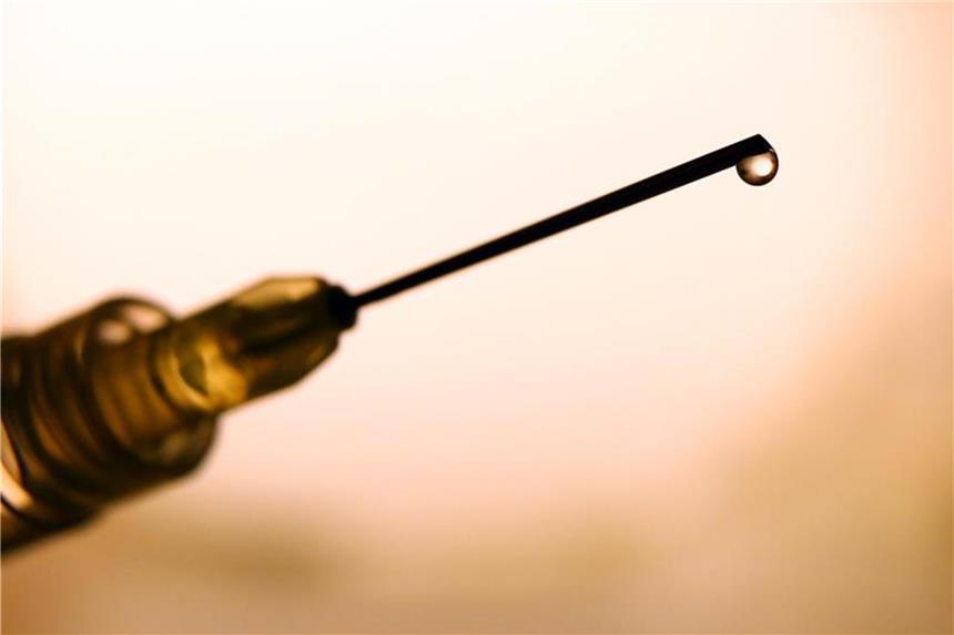 Starke Waffen mit Nebenwirkungen: Was Biologika können Biologika werden gentechnisch hergestellt und gespritzt oder dem Patienten per Infusion verabreicht. Foto: Karl-Josef Hildenbrand/dpa-tmn