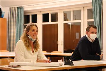 Birgit Heyming, Sprecherin der Stadtteilkonferenz Deuten, und Bürgermeister Tobias Stockhoff
