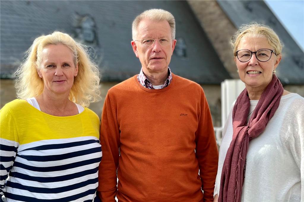 „Nervenaufreibend“: Reiseveranstalter holt Israel-Reisende zurück Birgit Kelch, Michael Kramps und Claudia Risse-Reinert bildeten den Krisenstab bei Viator-Reisen, um die Rückreisen nach Deutschland zu organisieren.