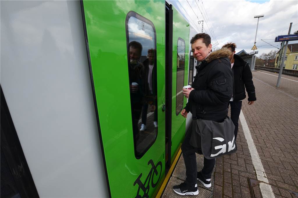 Graffiti, Müll, Vandalismus: S-Bahnhof Nette/Oestrich gilt als miesester Bahnhof in Dortmund Birgit Kühn nutzt die S-Bahn für ihren Weg zur Arbeit. Mittags ist die Station sicher, abends ein Angstraum.