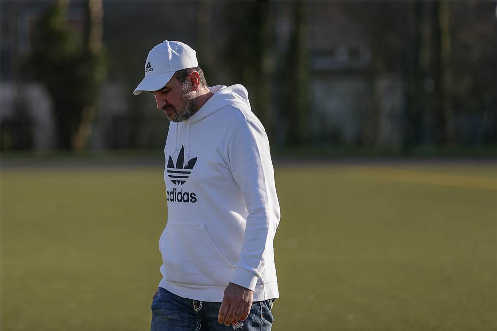 Keine Spielabsagen mehr wegen Corona: „Das könnte uns den Aufstieg kosten“ Birol Dereli kuriert derzeit seine Corona-Erkrankung aus.