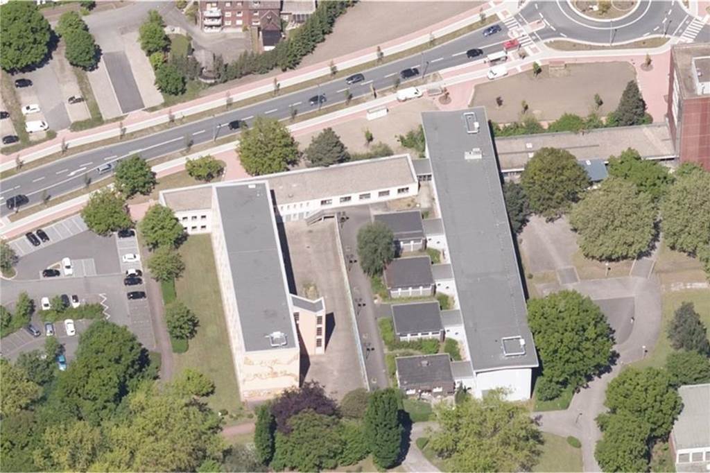 Lieferpanne am Berufskolleg: Computer für Unterricht nicht geeignet Bis 2023 will der Kreis Recklinghausen auf den Dächern seiner Berufskollegs Solaranlagen installieren. Am Paul-Spiegel-Berufskolleg in Dorsten sollen rund 380.000 Euro verbaut werden.