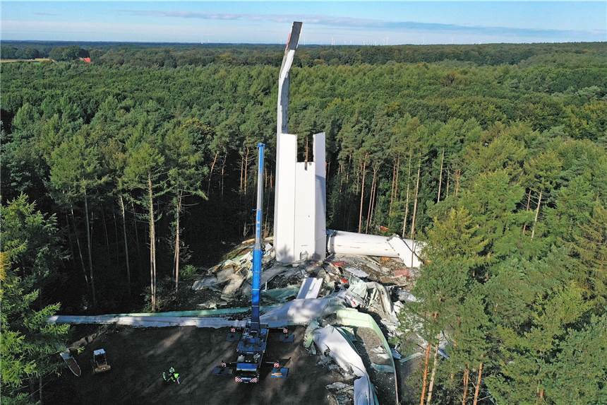 Eingestürztes Windrad in Haltern: Experte sieht zwei mögliche Ursachen Bis auf 40 Meter war das Windrad eingestürzt.
