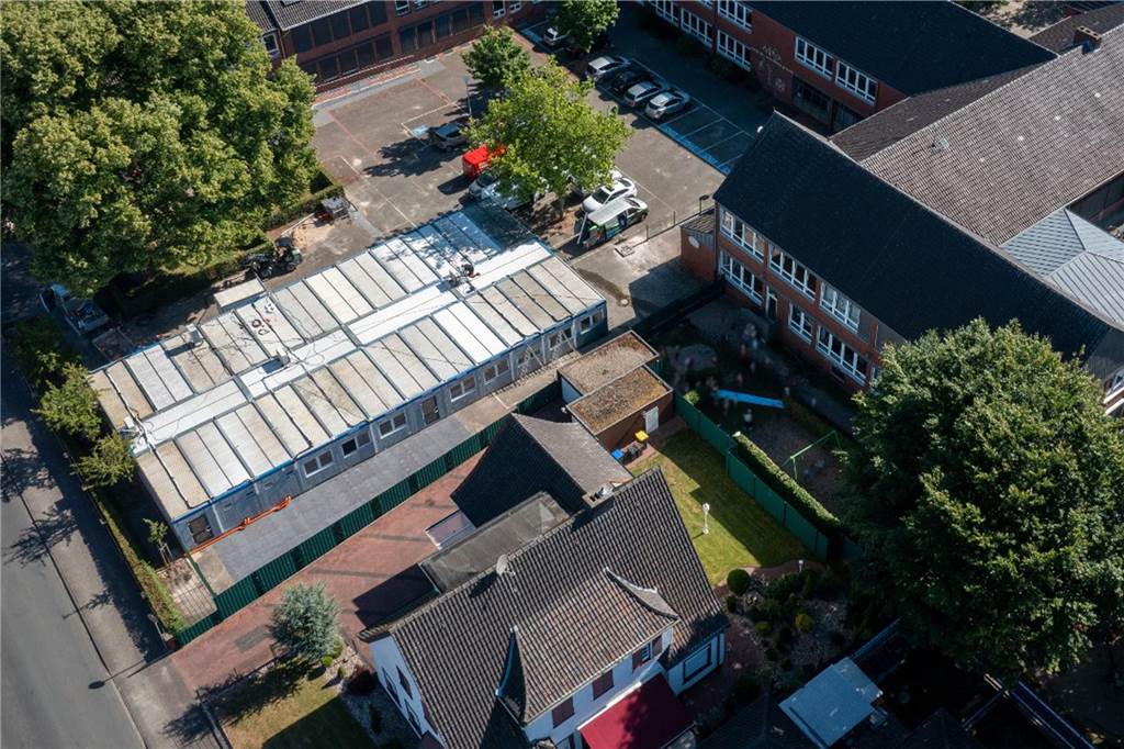 Politiker hadern mit Kosten für Kita Wilde Wiese, stimmen dann aber zu Luftbild der provisorischen Containeranlage der Kita Wilde Wiese