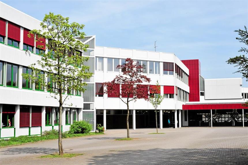 Stadt Dortmund stellt Holzener Eltern Ultimatum Bis Freitagmittag sollen die Eltern aus dem Dortmunder Süden ihre Kinder am Goethe-Gymnasium in Dortmund-Hörde anmelden.