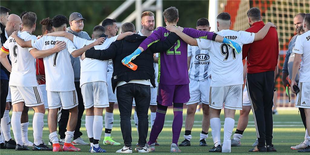 SG Castrop bekommt weitere Verstärkung von Arminia Ickern und vom VfB Waltrop Bis Mitte Mai hat die SG Castrop mit Trainer Tino Westphal (Mitte) bereits sechs Neuzugänge für die neue Saison.