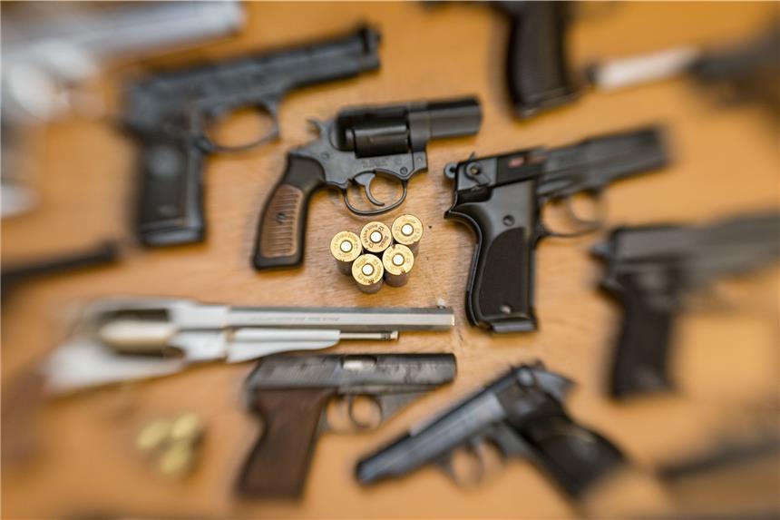 Schlussspurt zum Ende der Waffenamnestie im Kreis Unna Bis Sonntag konnten Waffen straffrei bei der Polizei abgegeben werden.
