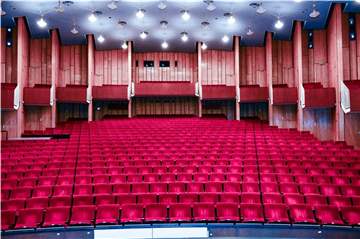Bis wieder Zuschauer ins Lüner Heinz-Hilpert-Theater kommen dürfen, wird es wohl noch dauern. Barbara Kastner hat kreative Ideen für die Übergangszeit.