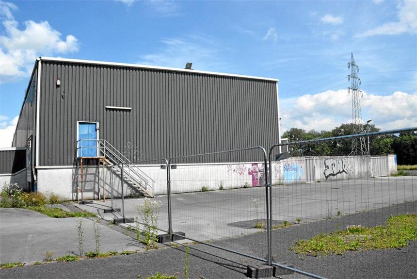 Rat stimmt für Container und gegen Pestalozzischule Bis zu 200 Menschen sollen auf dem Gelände an der Industriestraße untergebracht werden. Mehr nicht, versicherte Bürgermeister Mario Löhr. Die Verwaltung verspricht sich mehr Flexibilität von dem Standort.