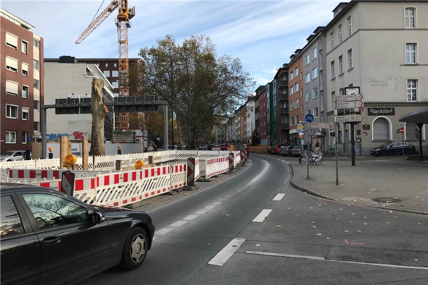 Teile des Dortmunder Walls sind gesperrt – aber andere als angekündigt Bis zum späten Samstagnachmittag (16.11.) war der Hohe Wall vor dem Bergmann-Kiosk in Dortmund nicht gesperrt.