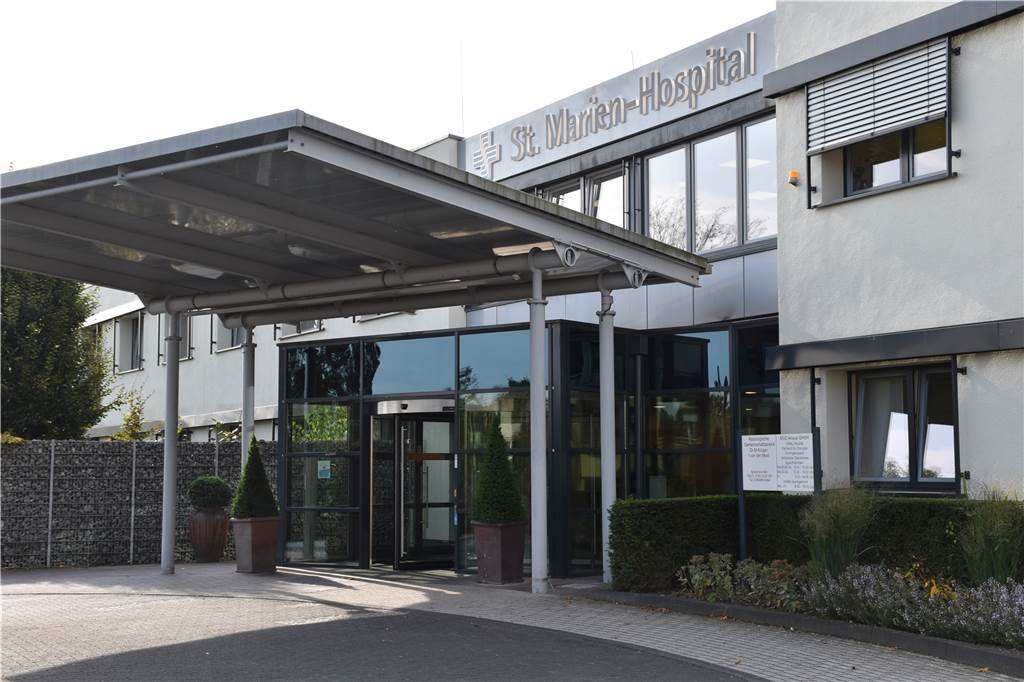 Notarzt Hassan Al-Attar (63) kritisiert geplante Streichung des Notarztes in Vreden scharf Bisher ist ein Notarzt am St.-Marien-Hospital in Vreden stationiert. Den entsprechenden Vertrag hat das Klinikum Westmünsterland gekündigt.