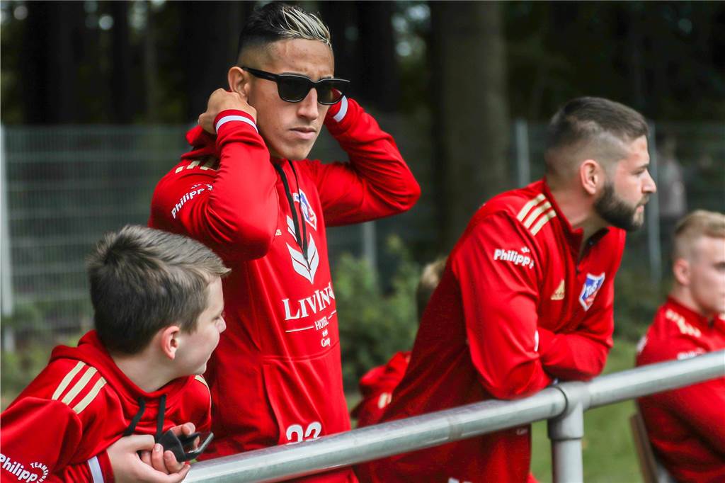 Bövinghausen-Torjäger endlich spielberechtigt und trotzdem nur auf der Bank Bisher nur Zuschauer: Bövinghausen-Neuzugang Mateus Ajala Cardoniz