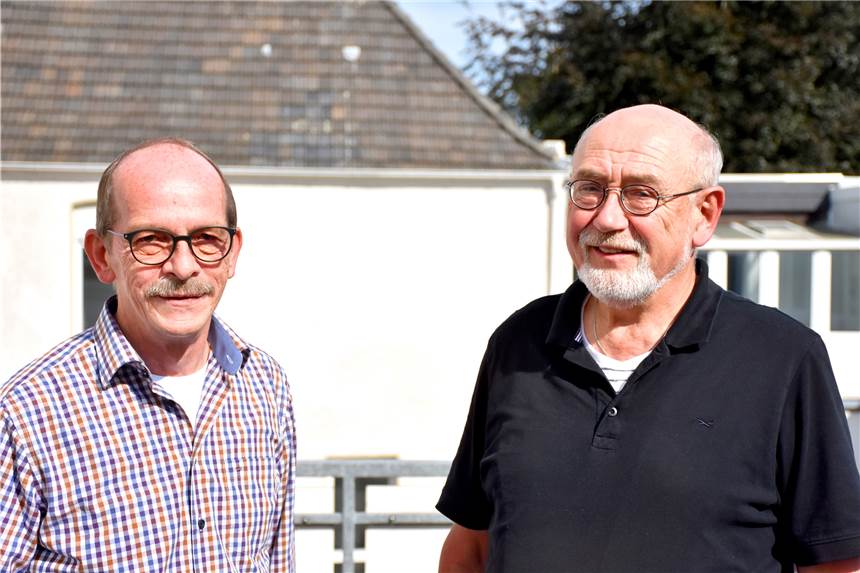 Schiedsleute setzen beim Streit am Gartenzaun auf Diplomatie Bisher sind Cornelius Bertels (64, l.) und Albert Schmelting (70) die Schiedsleute für Ahaus und die Ortsteile. Cornelius Bertels tritt Ende September zur Wiederwahl an, Albert Schmelting legt das Amt nieder.